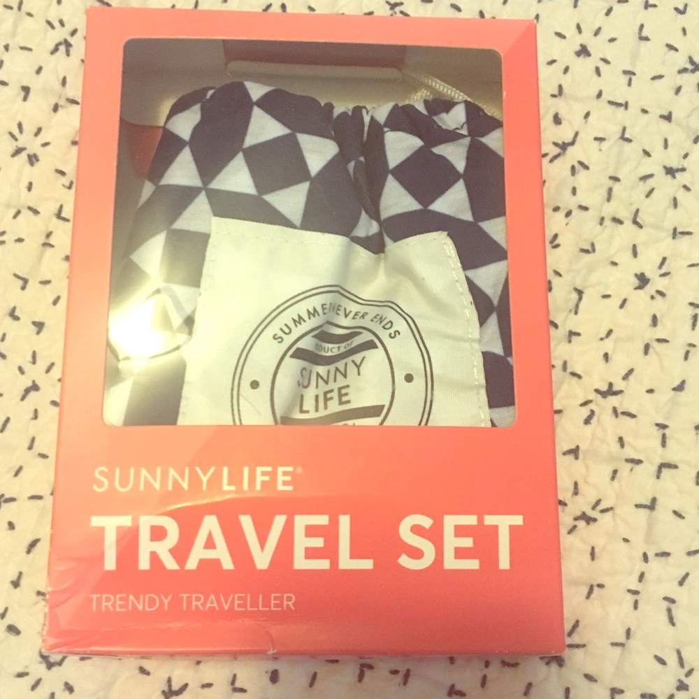 New in box Sunny Life Trendy travel kit